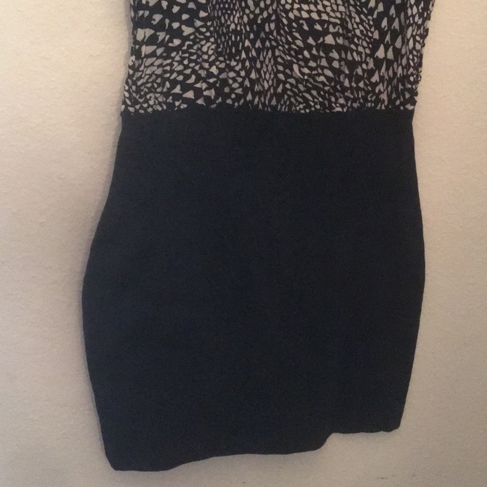 Dress - Picture 4 of 8